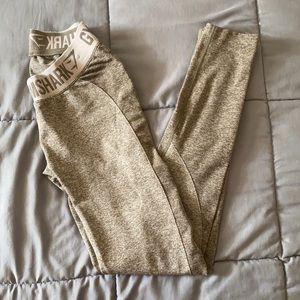 Gymshark Flex Leggins Khaki/Sand/Gray Small